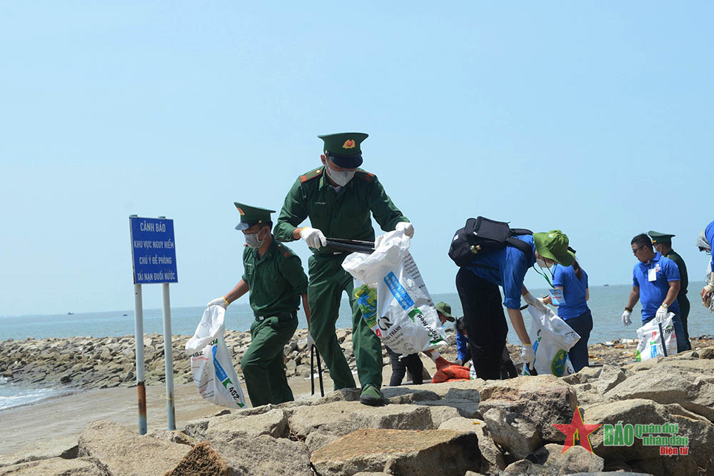 Tình yêu biển, đảo trong thanh niên