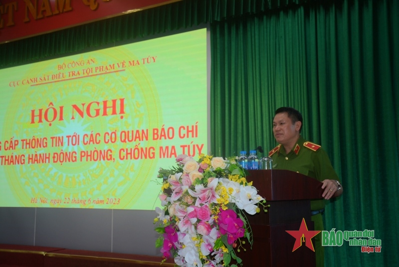  Thiếu tướng Nguyễn Văn Viện phát biểu tại hội nghị.