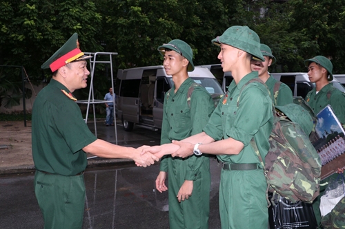 Bộ tư lệnh Bảo vệ Lăng Chủ tịch Hồ Chí Minh tổ chức tiễn quân nhân hoàn thành nghĩa vụ quân sự