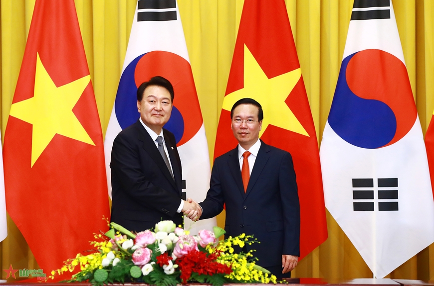 Chủ tịch nước Võ Văn Thưởng và Tổng thống Yoon Suk Yeol. Ảnh: TUẤN HUY 
