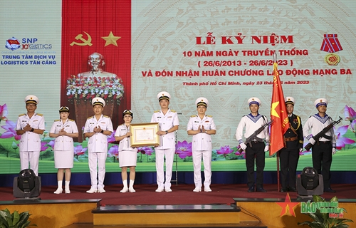 Trung tâm dịch vụ Logistics Tân cảng, Tổng Công ty Tân cảng Sài Gòn: Đón nhận Huân chương Lao động hạng Ba