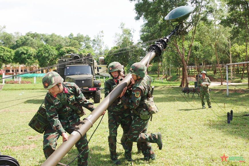 Tổ đài xe thông tin đầu cuối luyện tập thực hành bài thi tổng hợp. 