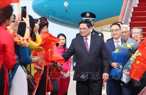 Thủ tướng Phạm Minh Chính tới Bắc Kinh, bắt đầu thăm chính thức Trung Quốc và dự hội nghị thường niên Diễn đàn kinh tế thế giới