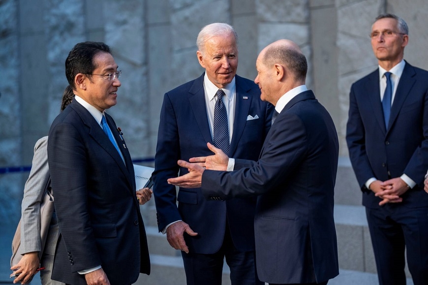 Thủ tướng Nhật Bản Fumio Kishida gặp Tổng thống Mỹ Joe Biden và Thủ tướng Đức Olaf Scholz tại trụ sở NATO ở Brussels tháng 3-2022. Ảnh: Reuters 