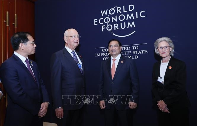 Thủ tướng Phạm Minh Chính gặp Chủ tịch điều hành Diễn đàn Kinh tế thế giới (WEF) Klaus Schwab. 