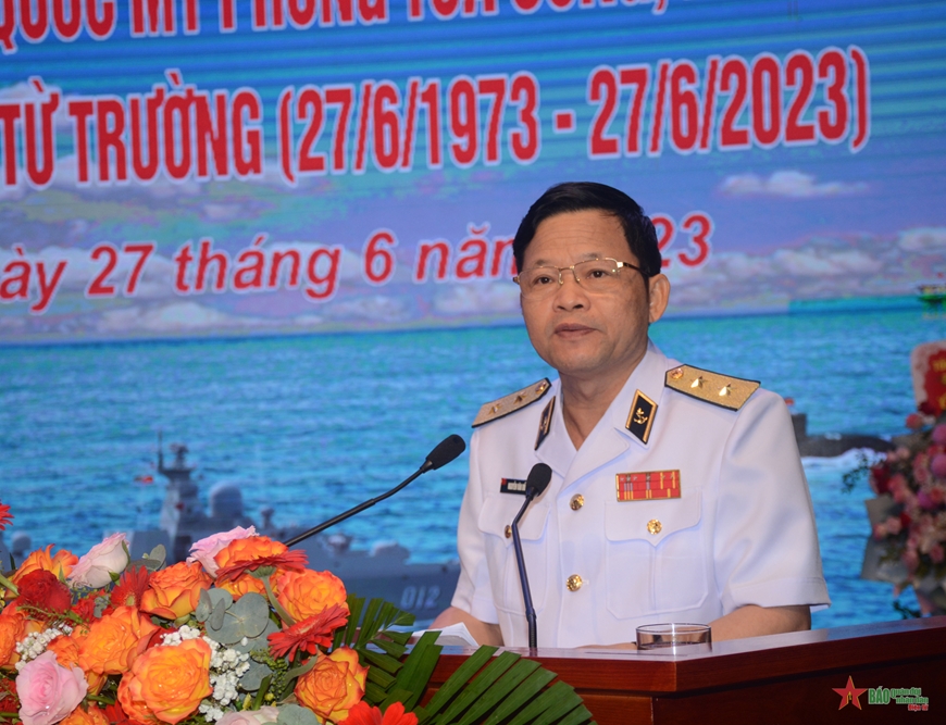 Trung tướng Nguyễn Văn Bổng đọc diễn văn tại lễ kỷ niệm. Ảnh. KIM NGỌC 