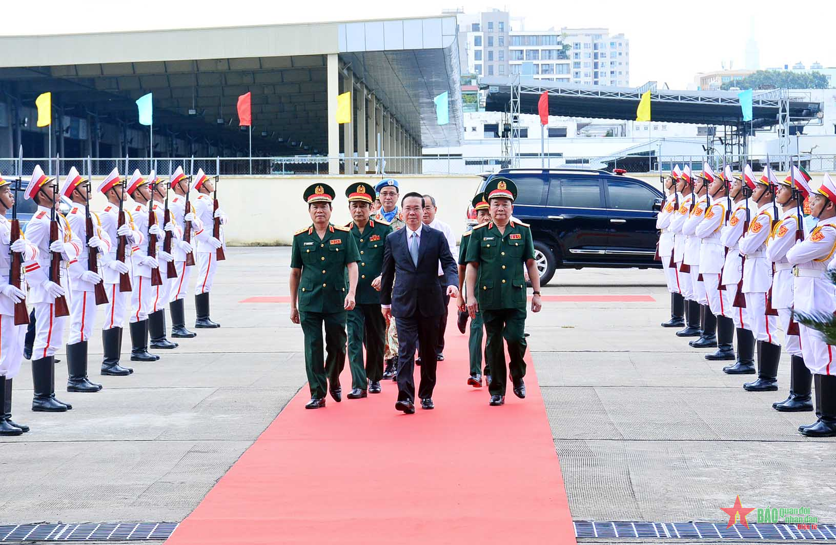 Chủ tịch nước Võ Văn Thưởng dự Lễ xuất quân Bệnh viện dã chiến cấp 2 số 5 và Đội Công binh số 2