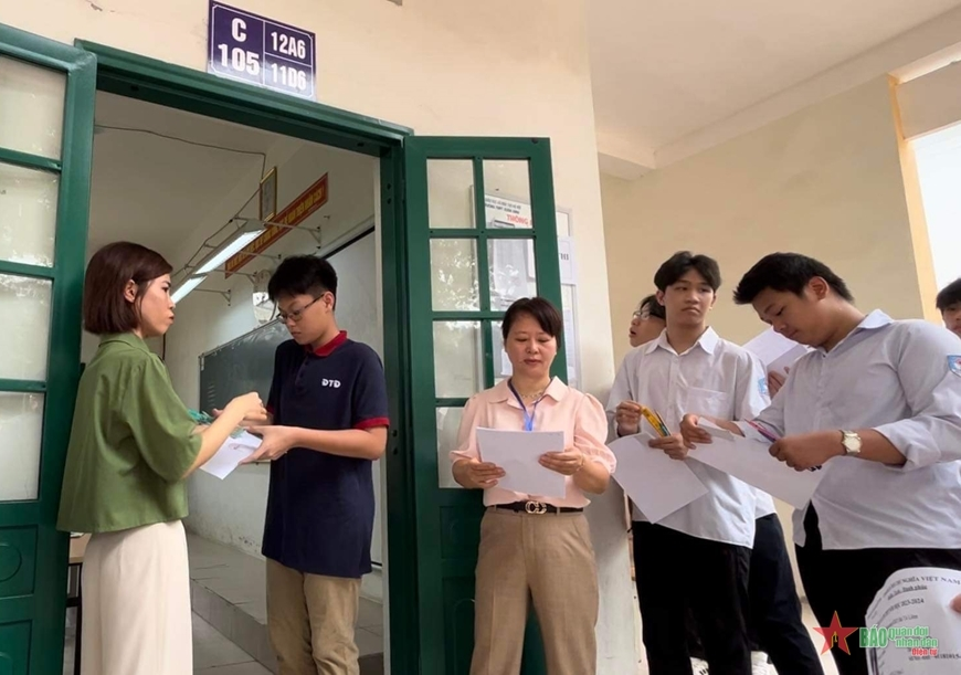 Điểm chuẩn vào lớp 10 chuyên Hà Nội-Amsterdam bao nhiêu?