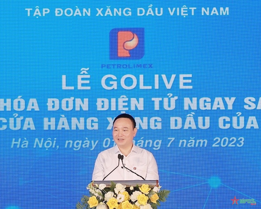 Ông Đào Nam Hải, Ủy viên Hội đồng quản trị, Tổng giám đốc Petrolimex phát biểu tại buổi lễ.