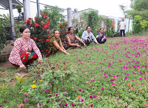 Đồng bào Khmer chung tay xây dựng đường hoa kiểu mẫu