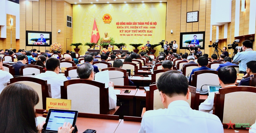  Quang cảnh phiên khai mạc.