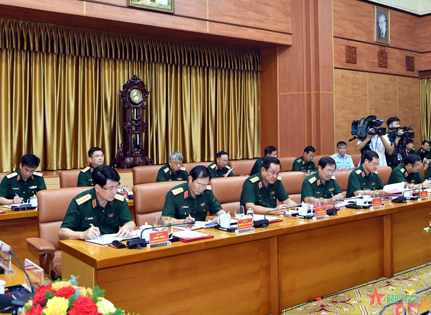  Các đồng chí lãnh đạo Bộ Quốc phòng và lãnh đạo, chỉ huy các đơn vị thuộc Bộ Quốc phòng dự hội nghị.