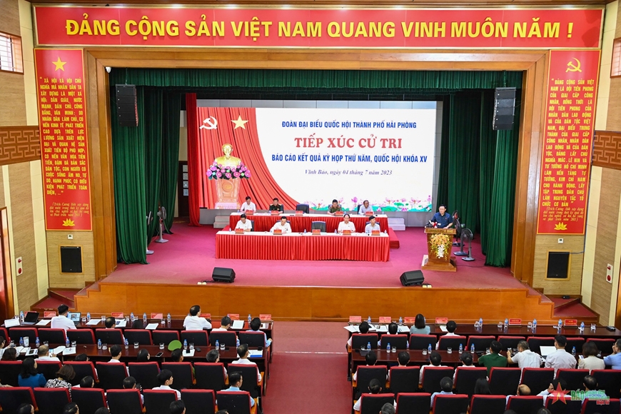  Quang cảnh cuộc tiếp xúc cử tri. Ảnh: DUY LINH