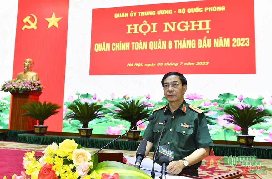  Đại tướng Phan Văn Giang chủ trì hội nghị. 