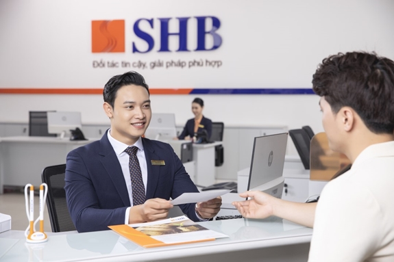 SHB tận tâm phụng sự khách hàng.