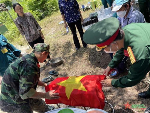 Di dời hài cốt liệt sĩ Phạm Văn Đùn về Nghĩa trang Liệt sĩ huyện Củ Chi