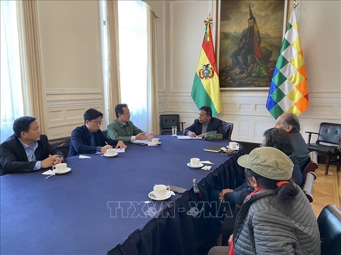 Đoàn đại biểu Đảng ta thăm, làm việc tại Bolivia. Ảnh: TTXVN 