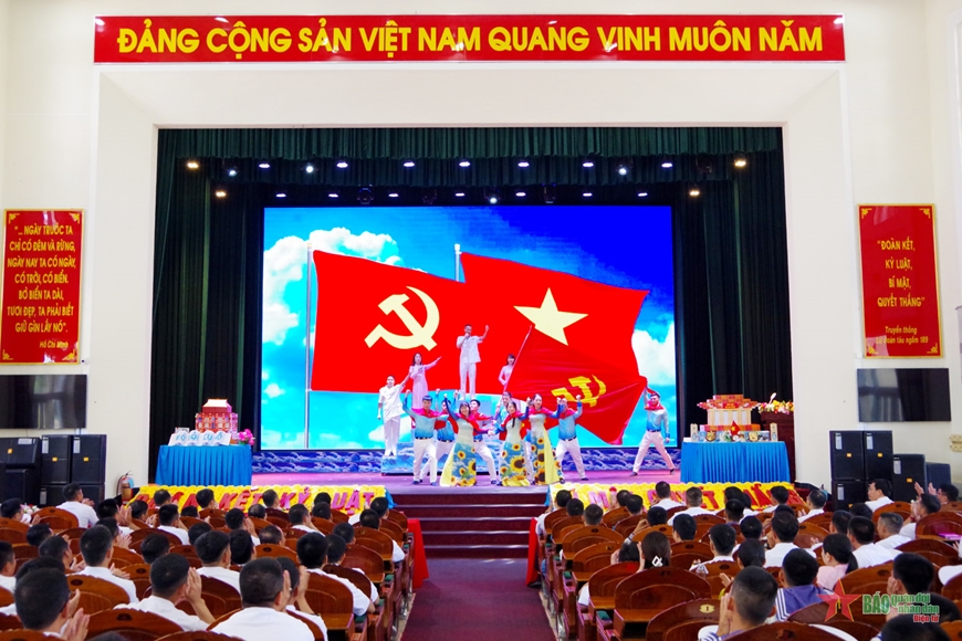  Một tiết mục văn nghệ trong hội thi.