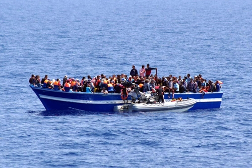 Ít nhất 300 người di cư mất tích trên đường biển tới Tây Ban Nha