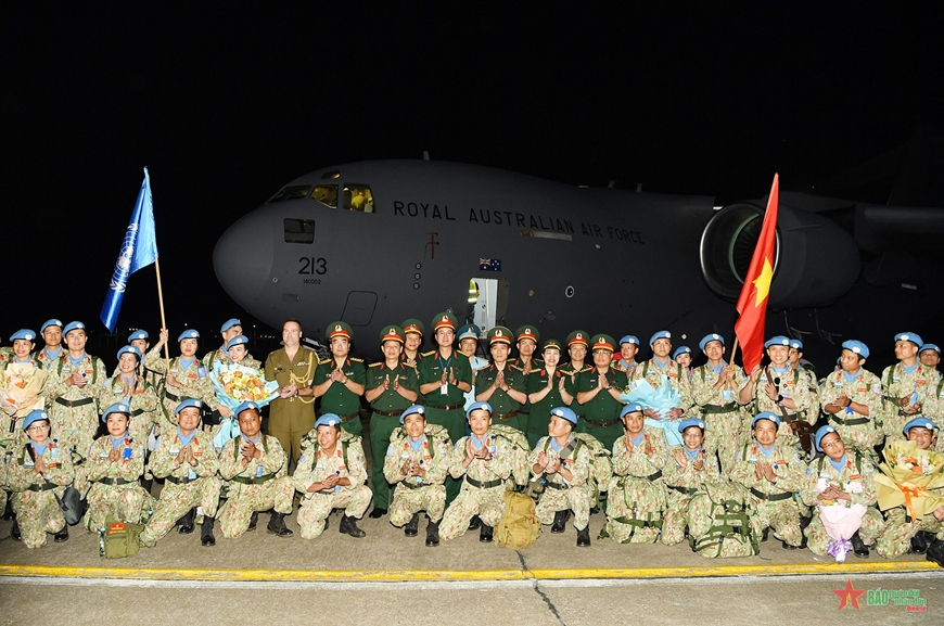 Bệnh viện dã chiến cấp 2 số 4 hoàn thành xuất sắc nhiệm vụ về nước