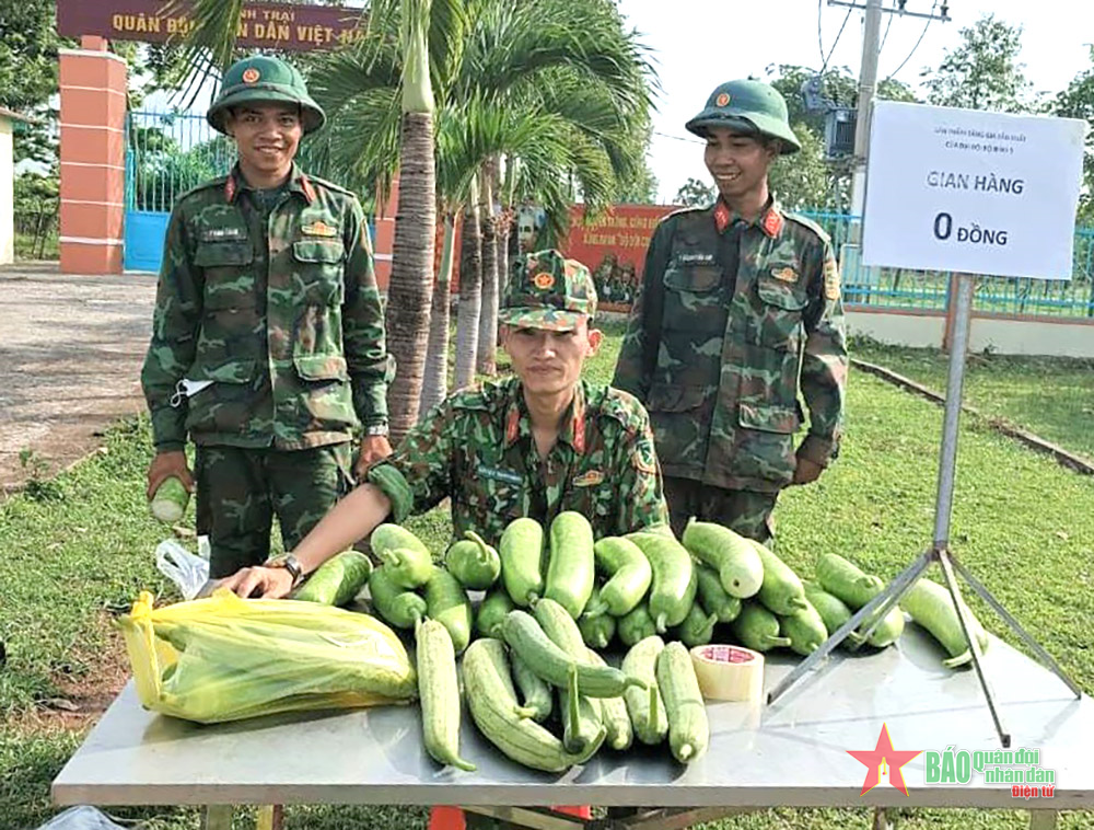 Trao tình cảm, nhận niềm vui