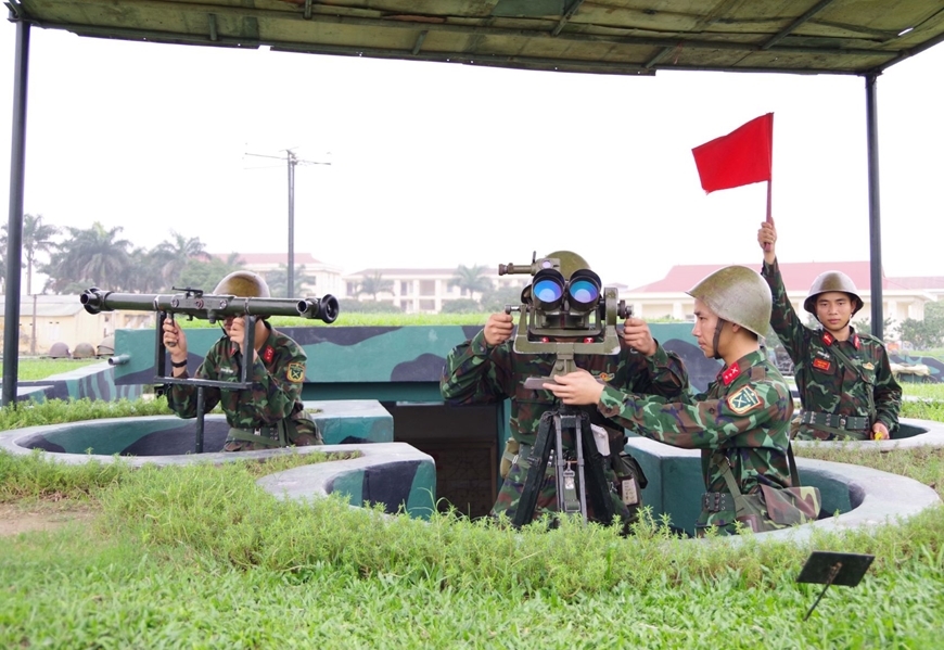 Tiểu đội chỉ huy thuộc Đại đội 7, Tiểu đoàn 3 (Lữ đoàn 214, Quân khu 3) tham gia luyện tập phương án đánh địch đột nhập đường không. Ảnh: Nguyễn Trường/qdnd.vn