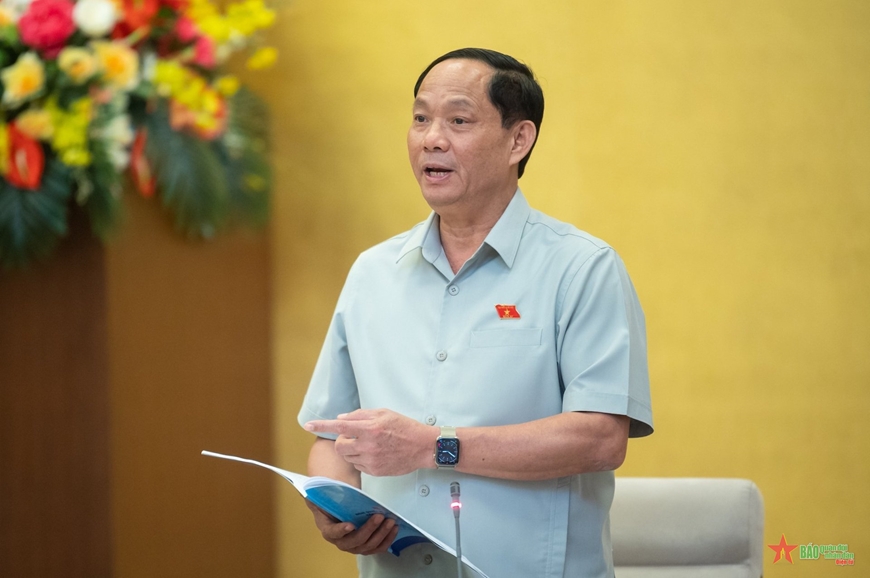  Phó chủ tịch Quốc hội Trần Quang Phương phát biểu.