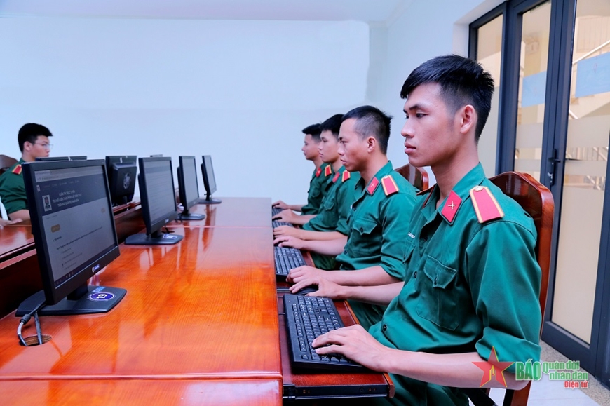 Hơn 7.600 lượt người tham gia dự thi kỳ 2 Cuộc thi trực tuyến “Tìm hiểu kiến thức pháp luật năm 2023” trên Báo Quân đội nhân dân