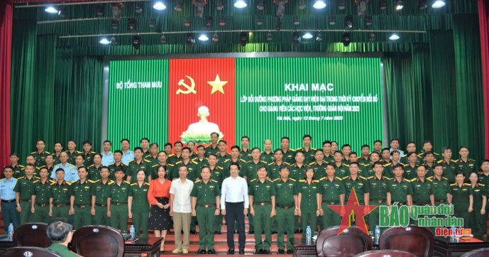 Khai mạc lớp bồi dưỡng phương pháp giảng dạy hiện đại cho giảng viên các trường Quân đội