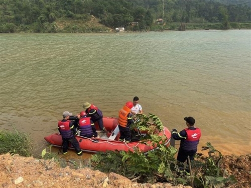2 người mất tích do lật thuyền chở nông sản trên sông Krông Nô