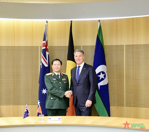 Thượng tướng Nguyễn Tân Cương chào xã giao Phó thủ tướng, Bộ trưởng Quốc phòng Australia