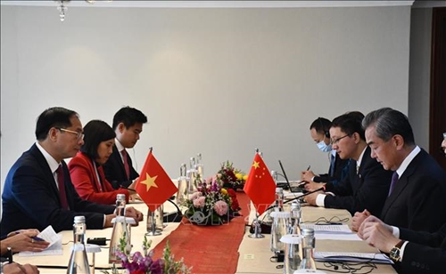 Việt Nam-Trung Quốc thúc đẩy hợp tác kinh tế, nhất trí kiểm soát và xử lý thỏa đáng bất đồng