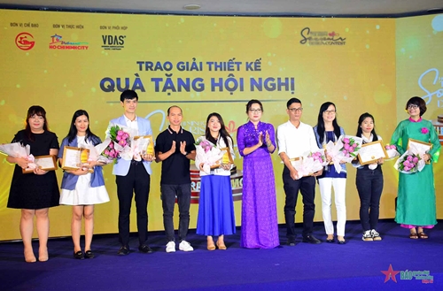 Trao 25 giải thưởng cuộc thi thiết kế quà tặng lưu niệm du lịch TP Hồ Chí Minh