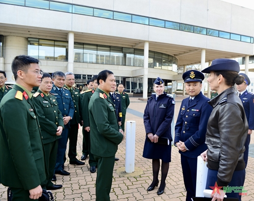 Thượng tướng Nguyễn Tân Cương thăm Đại học Lực lượng Quốc phòng Australia