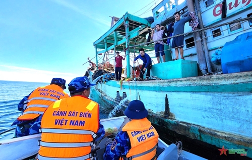 Hải đoàn 11 Cảnh sát biển chung sức ngăn chặn tàu cá vi phạm khai thác IUU