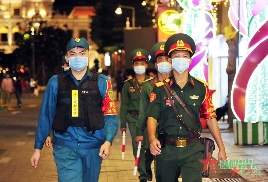 Nét đẹp người chiến sĩ kiểm soát quân sự trên thành phố mang tên Bác