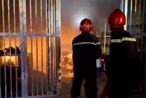 Cháy tại 2 công ty ở TP Hồ Chí Minh: Kịp thời đưa 4 người ra khỏi đám cháy