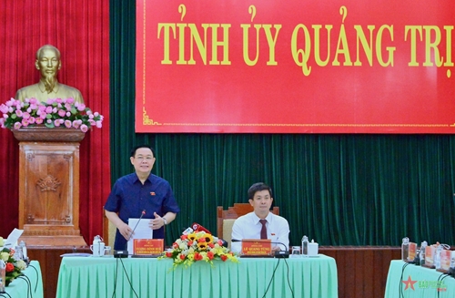 Chủ tịch Quốc hội Vương Đình Huệ làm việc với Ban Thường vụ Tỉnh ủy Quảng Trị