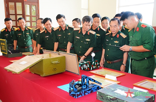 Trường Sĩ quan Lục quân 2 trao giải thưởng Tuổi trẻ sáng tạo năm 2023