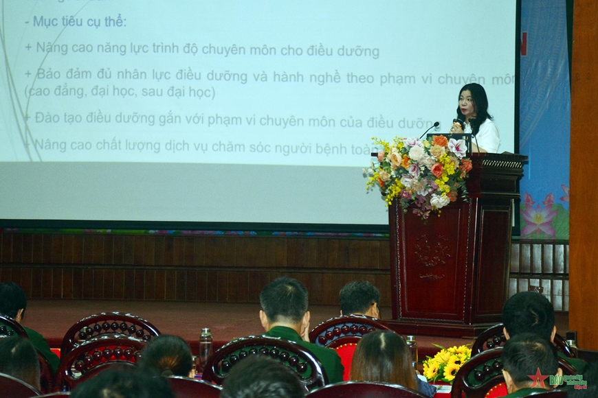  Báo cáo viên tham luận khoa học tại hội nghị.