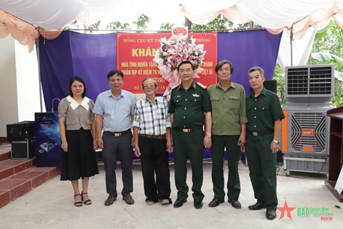 Tổng cục Kỹ thuật trao nhà tình nghĩa tặng người có công ở huyện Phúc Thọ, Hà Nội