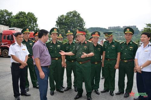 ​Thượng tướng Hoàng Xuân Chiến làm việc với Bộ đội Biên phòng tỉnh Lào Cai