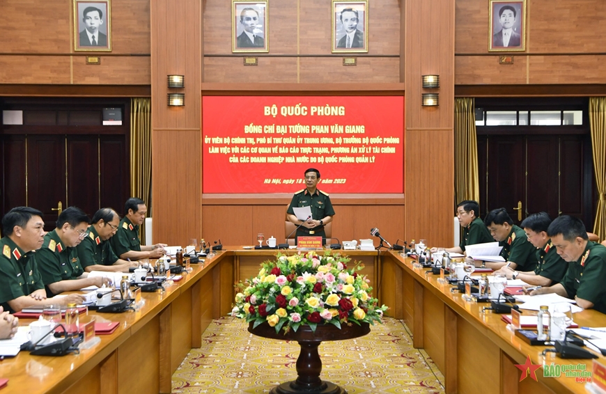  Quang cảnh buổi làm việc.