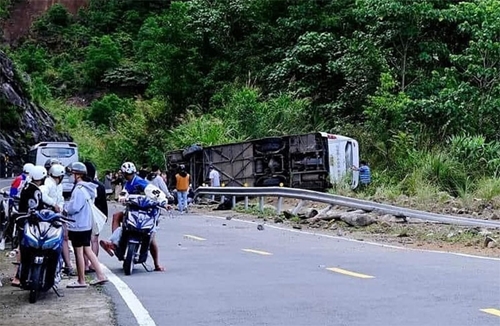 Thủ tướng Chính phủ yêu cầu khắc phục hậu quả vụ tai nạn giao thông đặc biệt nghiêm trọng tại Khánh Hòa