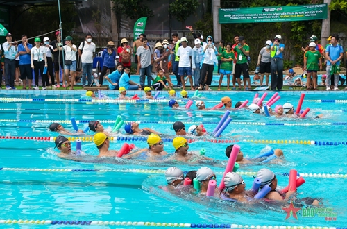Hơn 500 vận động viên tranh tài Giải bơi cứu đuối “Đường xanh đua” 2023