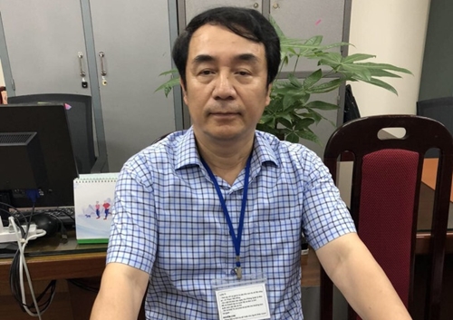 Vụ mua bán sách giả: Cựu Phó cục trưởng Cục Quản lý thị trường Trần Hùng cùng 35 đồng phạm ra hầu tòa