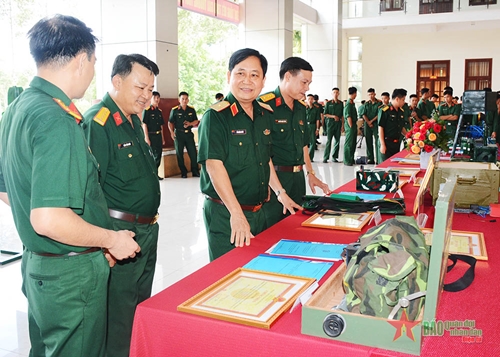 Vận dụng sáng tạo nội dung cuốn sách của Tổng Bí thư Nguyễn Phú Trọng vào nhiệm vụ giáo dục-đào tạo sĩ quan Quân đội