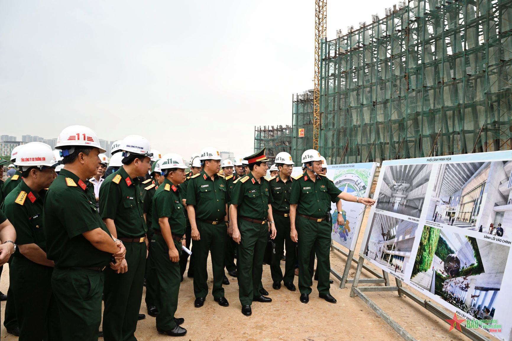 Đại tướng Lương Cường kiểm tra các công trình đang xây dựng