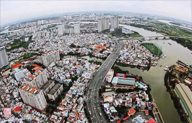 Thành phố Hồ Chí Minh giữ vai trò đầu tàu phát triển của Vùng kinh tế trọng điểm phía Nam. Ảnh: TTXVN 