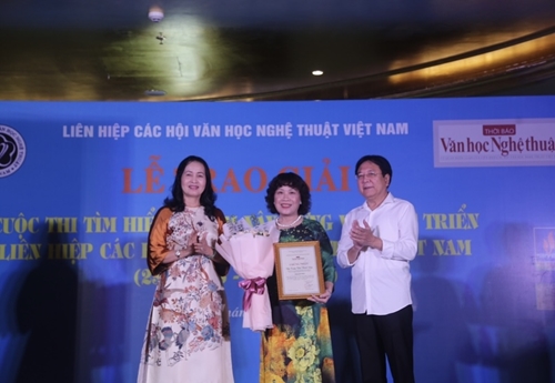 Trao giải cuộc thi tìm hiểu 75 năm xây dựng và phát triển Liên hiệp các Hội Văn học nghệ thuật Việt Nam